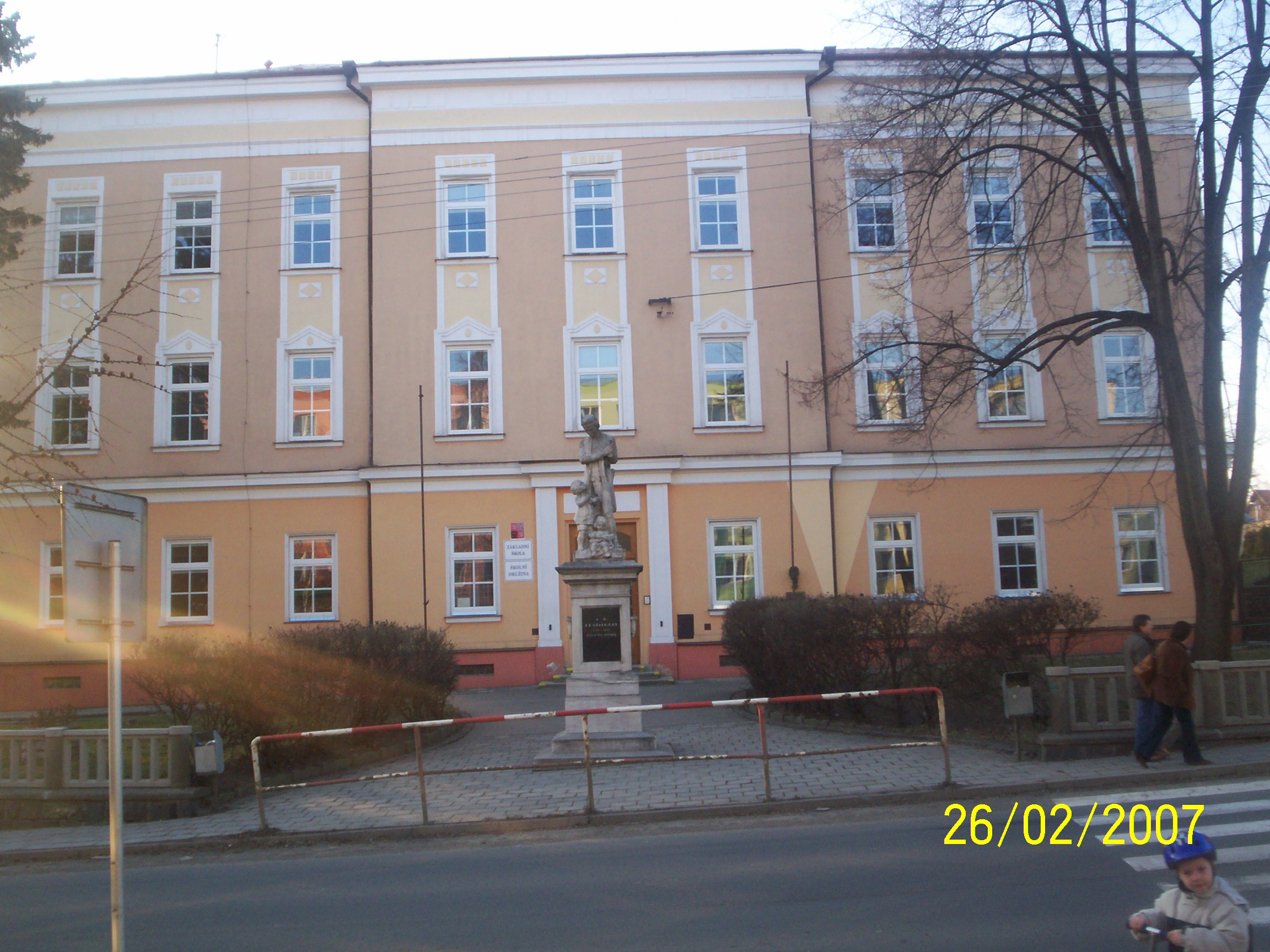 100_1049.jpg